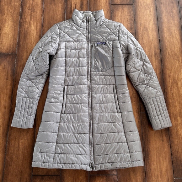 Patagonia Women's Silver Long Puffer Coat - Picture 2 of 9